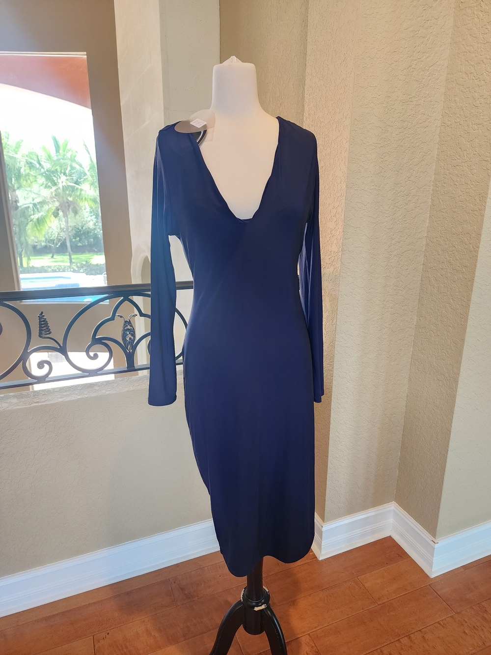 Elegant Navy Long-Sleeve V-Neck Midi Dress